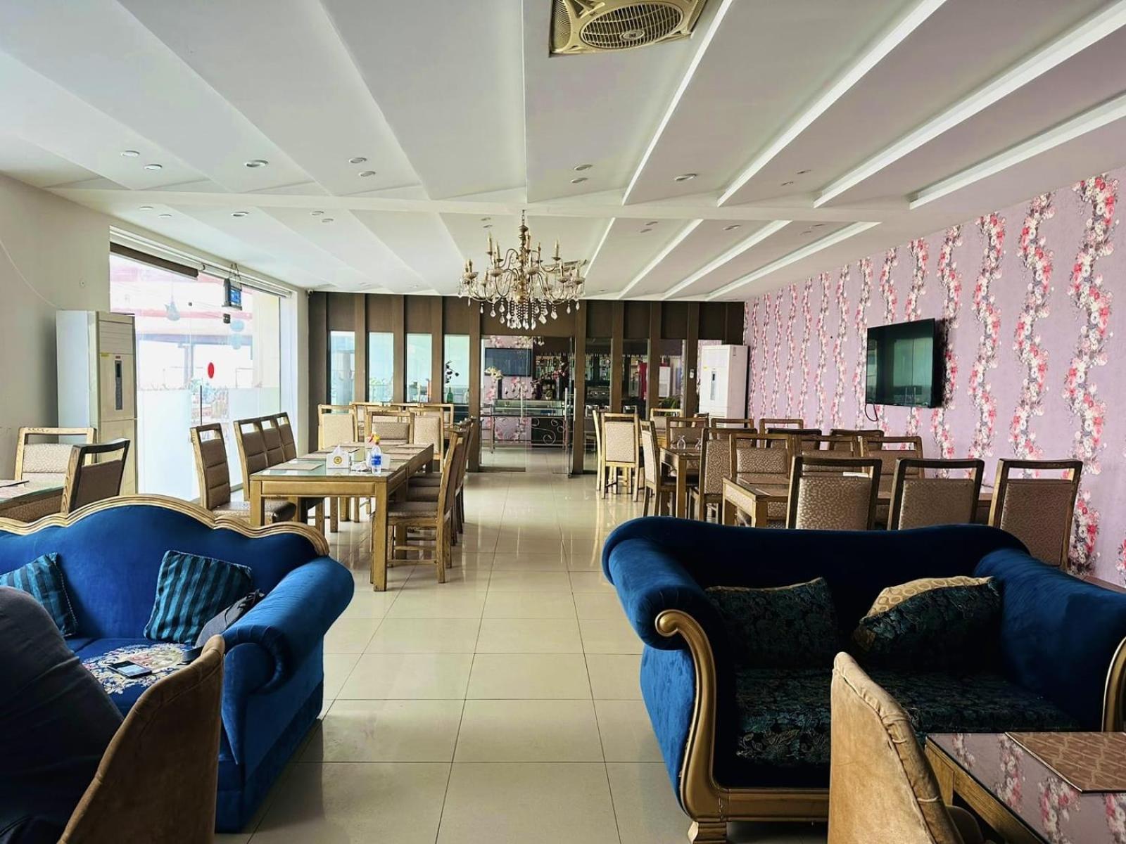 Grand Regent Hotel And Suites Faisalabad Exterior foto